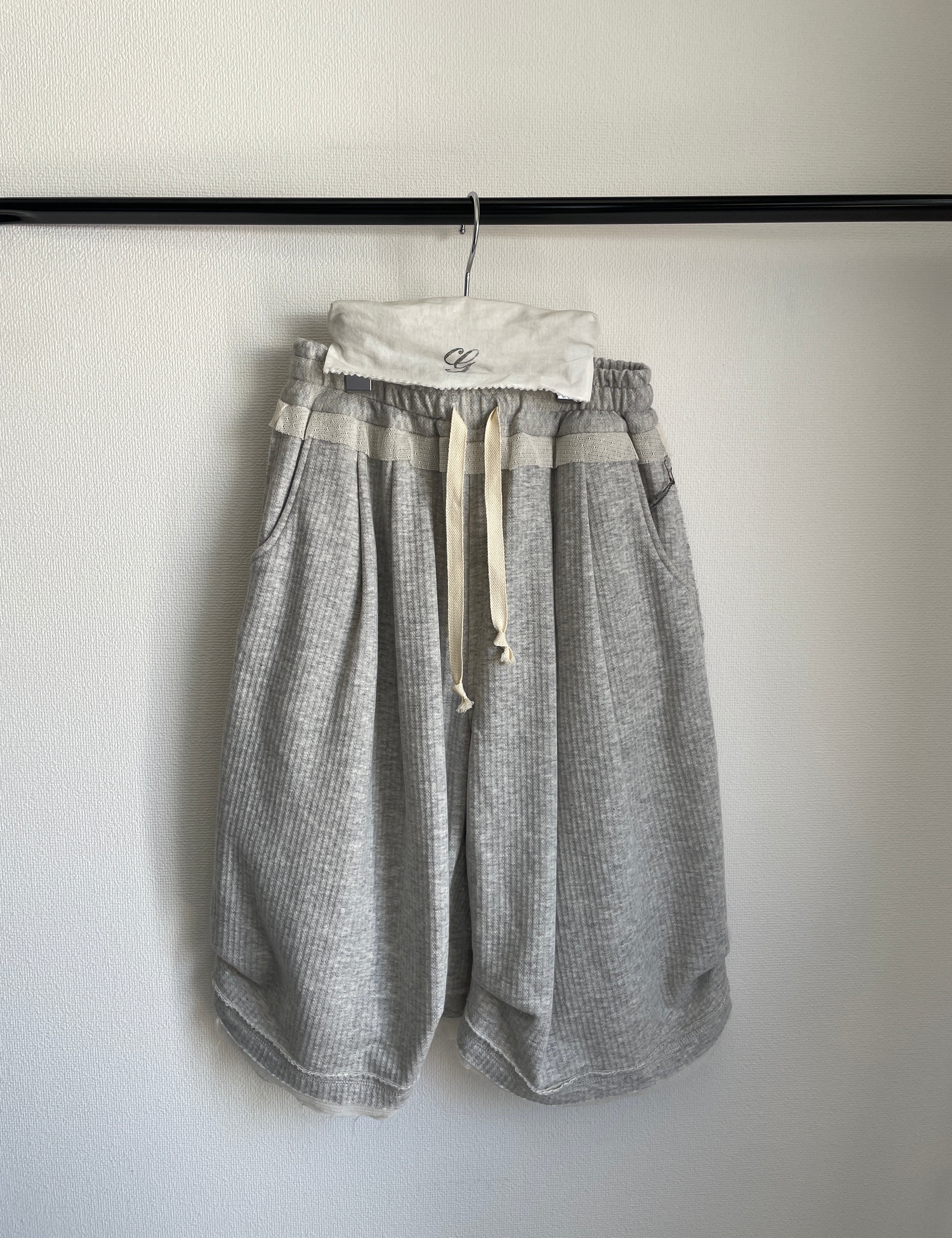 Cutoff Short Pants