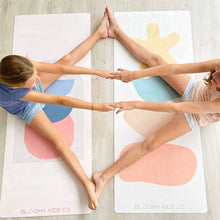 Load image into Gallery viewer, Eco-responsible children&#39;s yoga mat Stones
