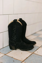 Load image into Gallery viewer, Ruffle Black Boots
