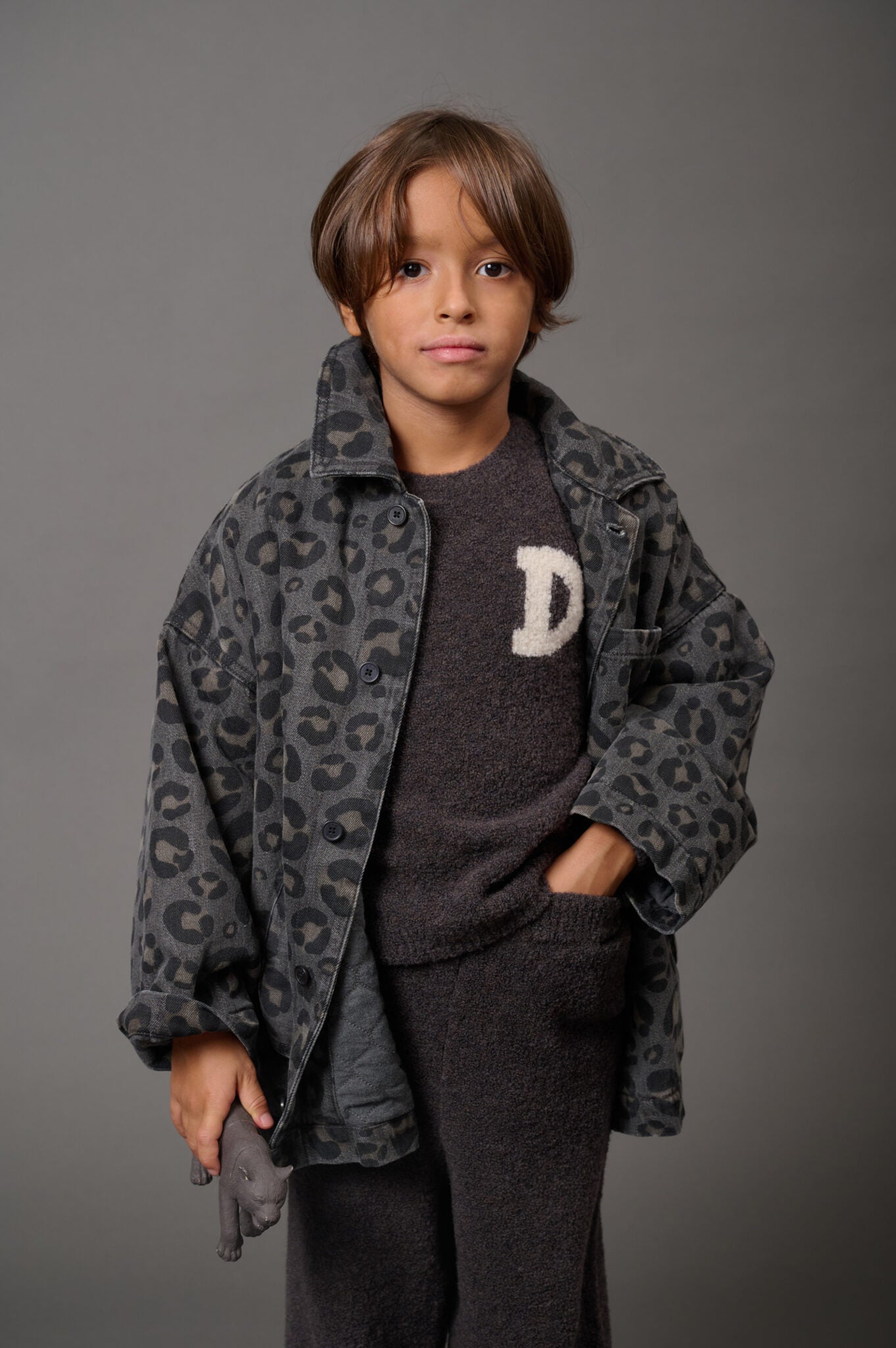 DOUUOD Giacca Romantico padded printed jacket in anthracite and beige - campaign styling