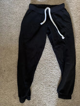 Load image into Gallery viewer, Tween Dylan Sweatpants - Black
